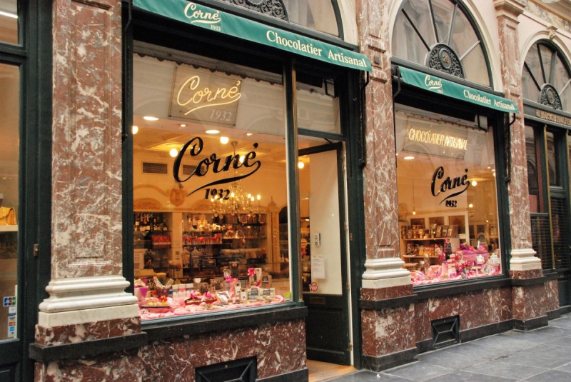 patisserie-PUGET THENIERS-min_chocolate_chocolaterie_shop_luxury_chic_gallery_brussels_belgium-558146